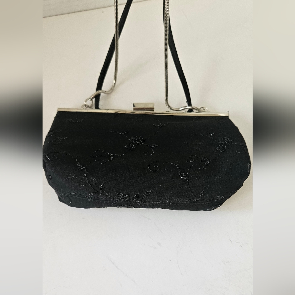 Liz Claiborne Black Embroidered Clutch Bag With Shoulder Strap - Picture 8 of 9